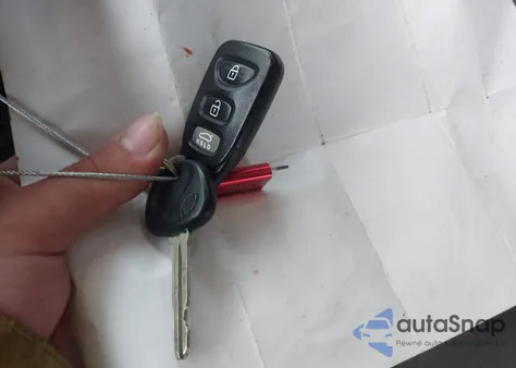 2012 Hyundai Elantra Gls z USA, uszkodzony, nr VIN 5NPDH4AE7CH143918